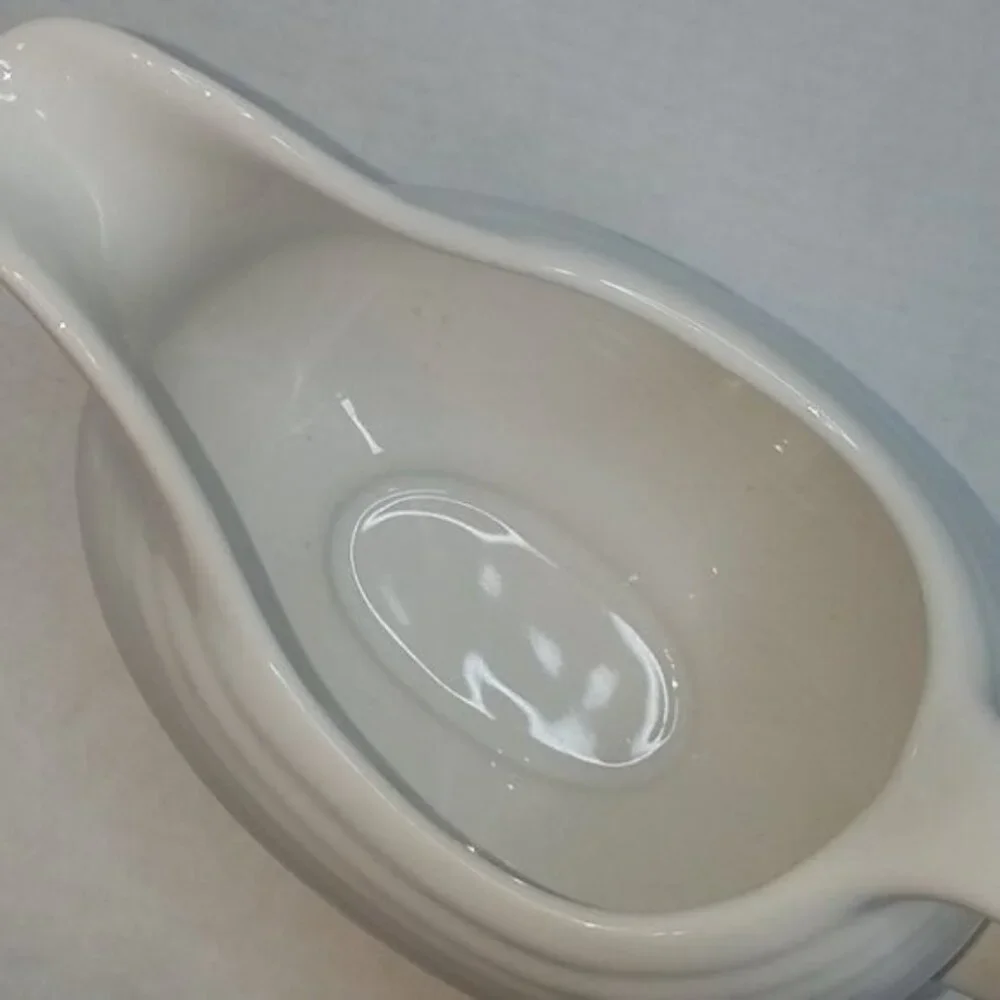 Fiestaware Fiesta CERAMIC Gravy Sauce Boat Dish White CONTAINER 18.5 FL OZ